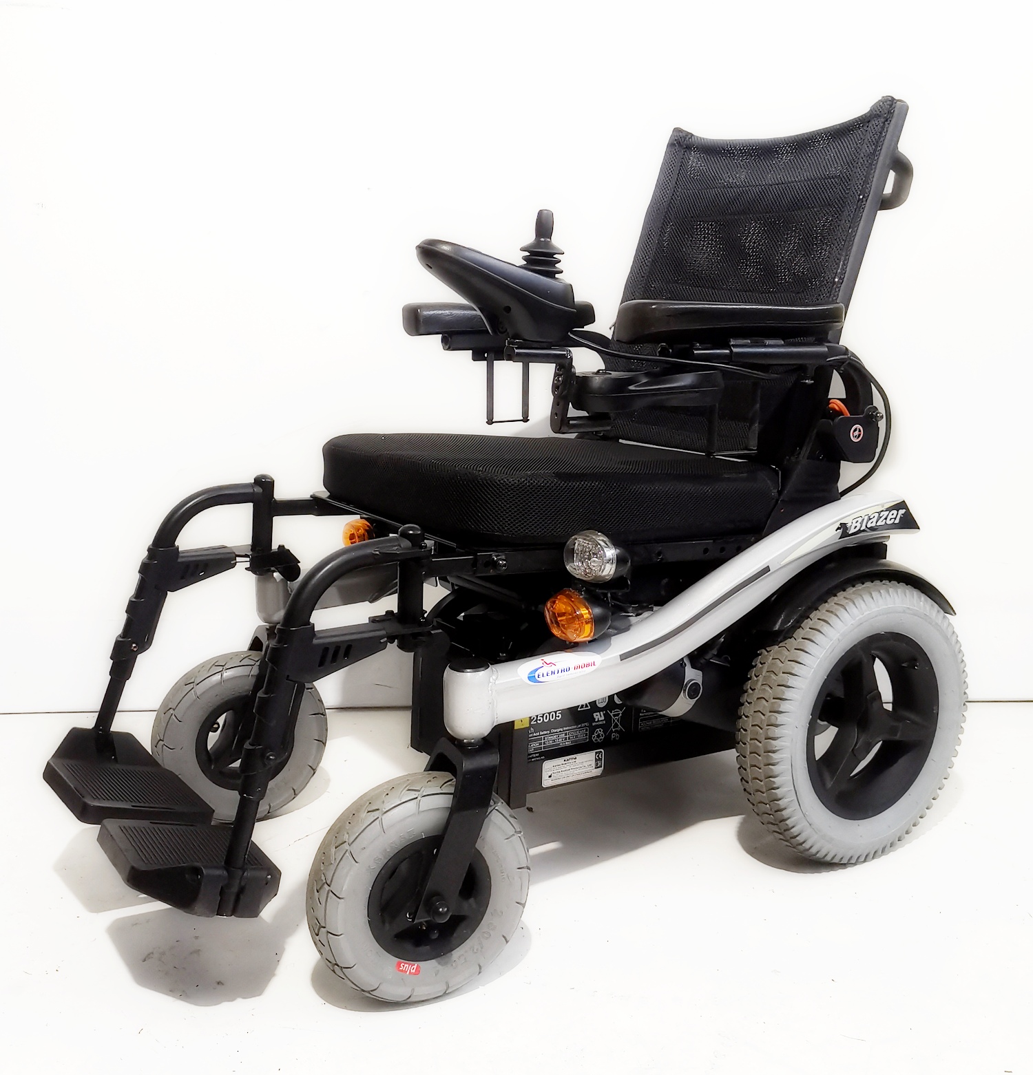 używany wózek inwalidzki elektryczny blazer terenowo pokojowy