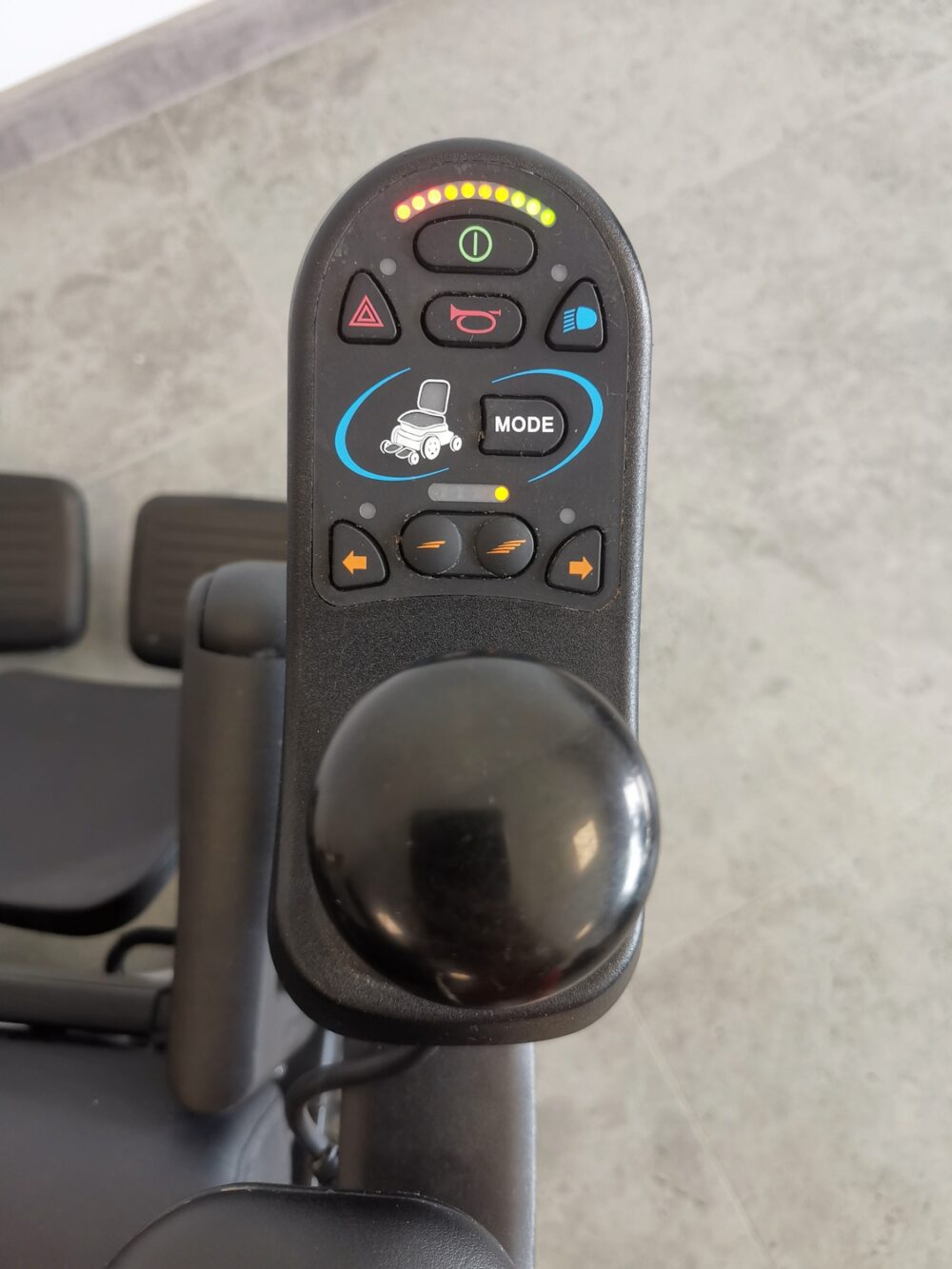 uzywany-wozek-inwalidzki-handicare-alex-elektro-mobil-tarnowskie-gory-slask-10 używany wózek inwalidzki handicare alex elektro mobil tarnowskie góry śląsk 10