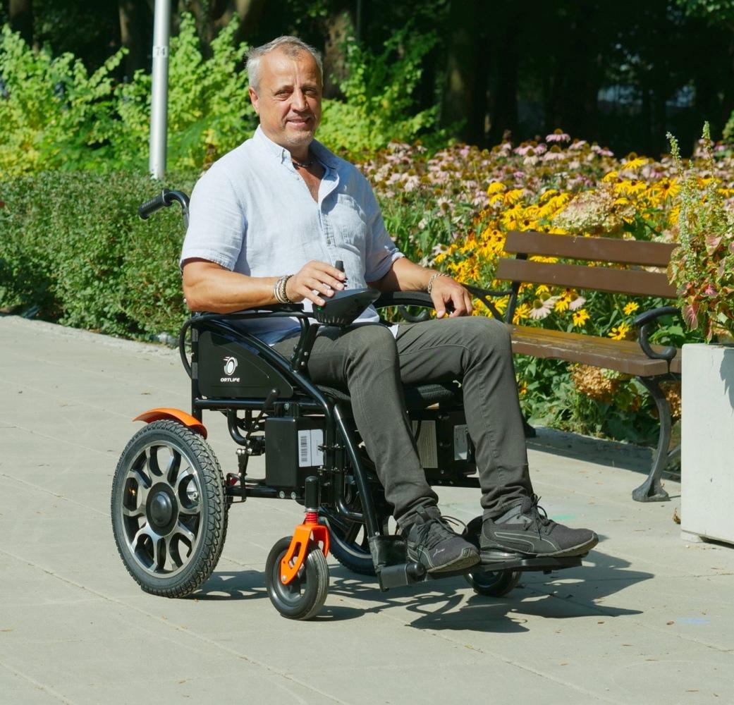 wózek inwalidzki elektryczny black ortlife 2