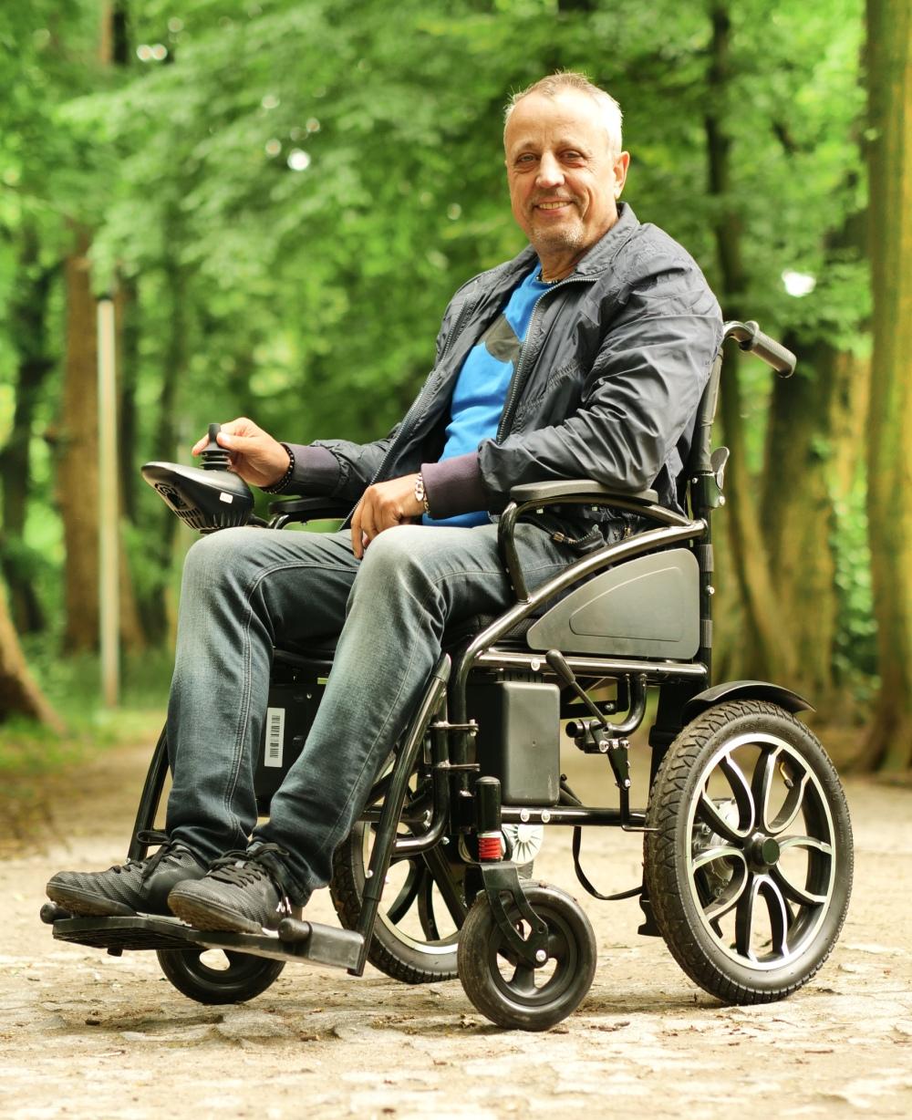 wózek inwalidzki elektryczny black ortlife 4