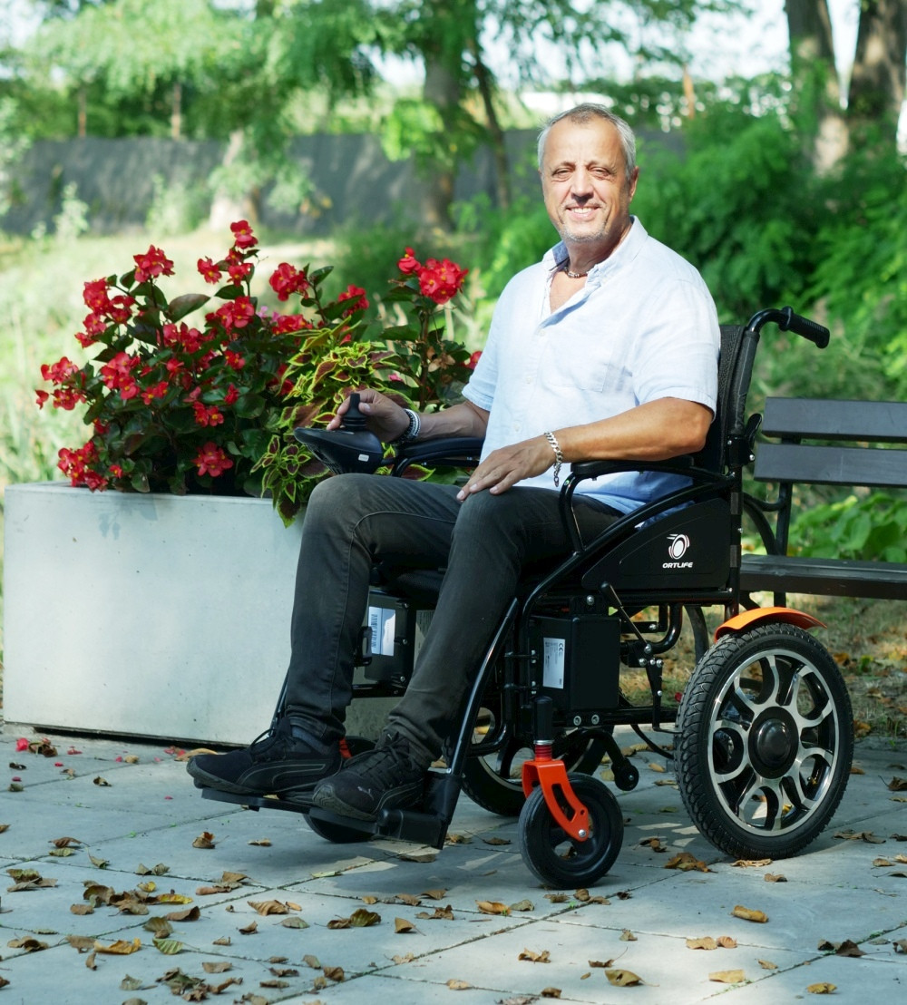 wózek inwalidzki elektryczny black ortlife 7