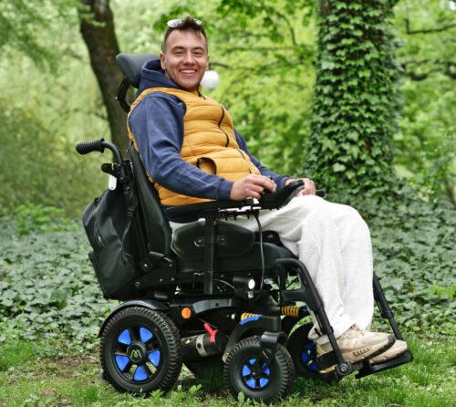 wózek inwalidzki elektryczny hawk z regulacją kąta oparcia i kołyską ortlife 2